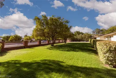 1110 CAHLAN DRIVE Yard