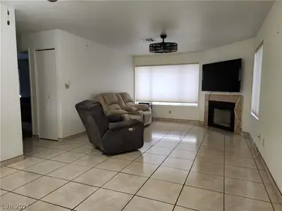 2016 Mesquite Lane 104 Living Room