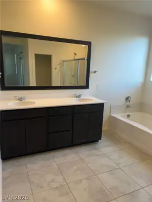 910 Cherry Glen Place, Las Vegas, NV 89138 Primary Bathroom