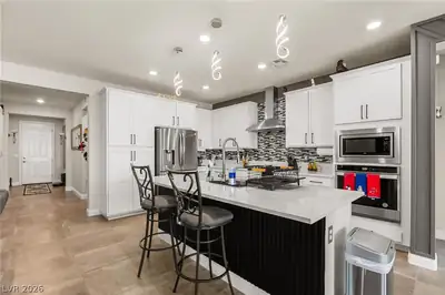 10934 Delparke Valley Avenue, Las Vegas, NV 89166 Kitchen