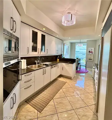 2857 Paradise Road 904 Kitchen