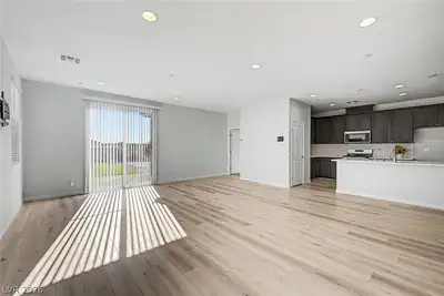 877 Mary Baer Way, Henderson, NV 89011 Living Room