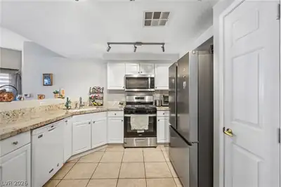10245 South Maryland Parkway 1210 Kitchen