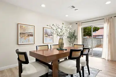 6250 West Flamingo Road 62 Dining Area