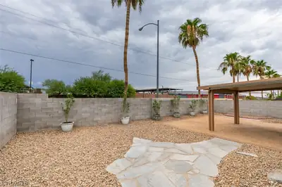 889 Cozy Valley Street Street, Henderson, NV 89015 Yard