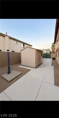 3187 Azure Bay Street, Las Vegas, NV 89117 Yard