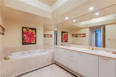 2877 Paradise Road 1406 Primary Bathroom