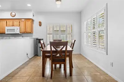 4910 Black Bear Road 101 Dining Area