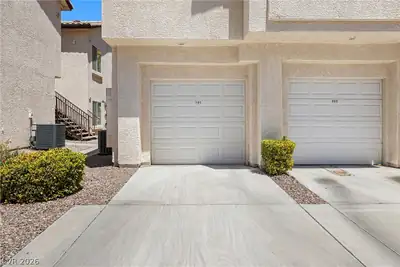 4910 Black Bear Road 101 Garage