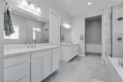 5796 Yellow Ridge Avenue, Las Vegas, NV 89131 Primary Bathroom