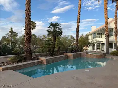 8604 Titleist Circle Pool