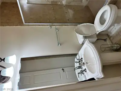2405 West Serene Avenue 834 Bathroom