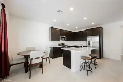 1048 Gabriela Ridge Lane, Henderson, NV 89002 Kitchen