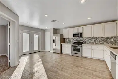 3233 Brayton Mist Drive, North Las Vegas, NV 89081 Kitchen