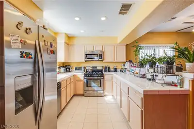 9346 Horizon Vista Lane, Las Vegas, NV 89117 Kitchen
