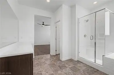 1013 Cliff Castle Avenue, North Las Vegas, NV 89081 Primary Bathroom