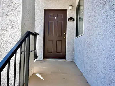 2615 West Gary Avenue 2028 Entrance Foyer