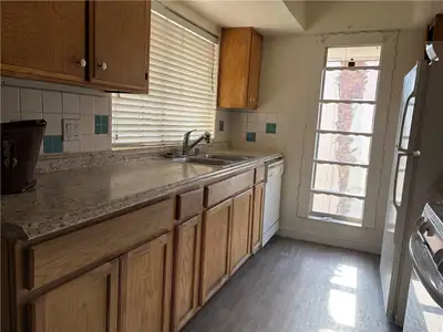 1405 Vegas Valley Dr 134 Kitchen