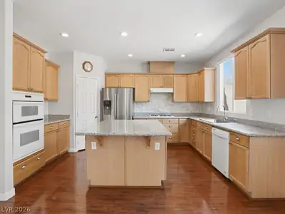 8946 Sanibel Shore Avenue, Las Vegas, NV 89147 Kitchen