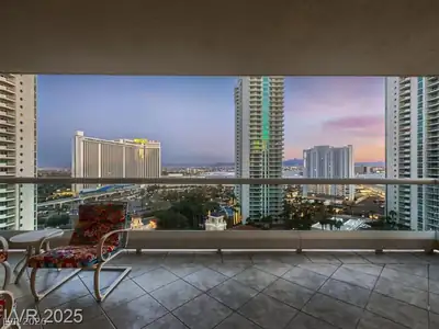 2747 Paradise Road 1505 Patio