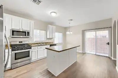 24 Rosa Rosales Court, North Las Vegas, NV 89031 Kitchen