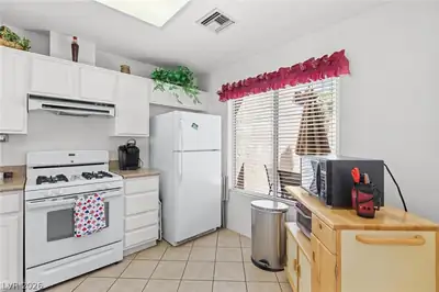 2401 Dove Valley Court, Las Vegas, NV 89134 Kitchen