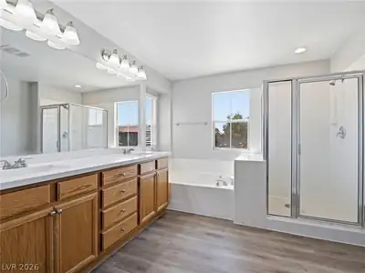 1932 Basilwood Court, North Las Vegas, NV 89031 Primary Bathroom