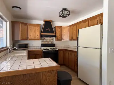 3121 North Floral Vista Avenue Kitchen
