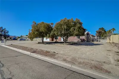 4424 Shady Hollow Avenue, North Las Vegas, NV 89031 Front of Structure