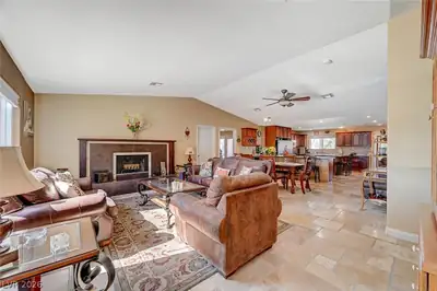 4424 Shady Hollow Avenue, North Las Vegas, NV 89031 Living Room