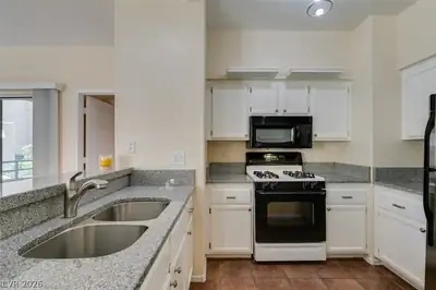 2251 Wigwam Parkway 1016 Kitchen