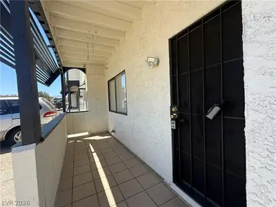 6208 Ilanos Lane Lane B Entry
