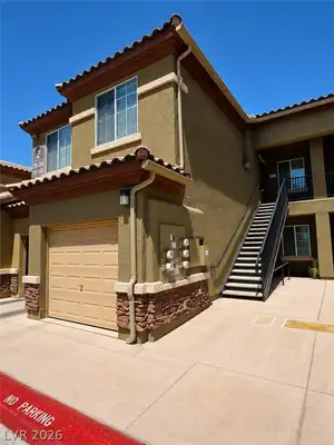 6868 SKY POINTE Drive 2006 Front of Structure