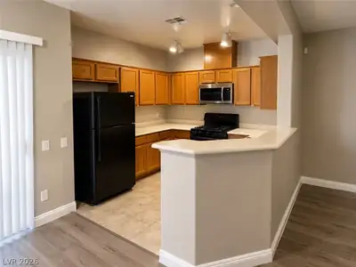 6868 SKY POINTE Drive 2006 Kitchen