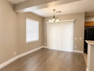 6868 SKY POINTE Drive 2006 Dining Area