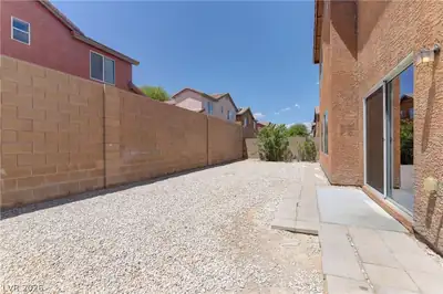 5317 La Quinta Hills Street, North Las Vegas, NV 89081 Yard