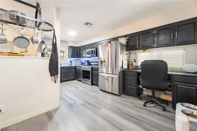 2749 Pinewood Avenue, Henderson, NV 89074 Kitchen