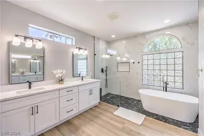 3017 Walnut Park Court Primary Bathroom