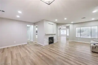 3017 Walnut Park Court Living Room