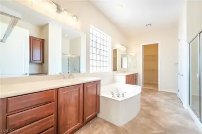 2123 Savannah River Street, Henderson, NV 89044 Primary Bathroom