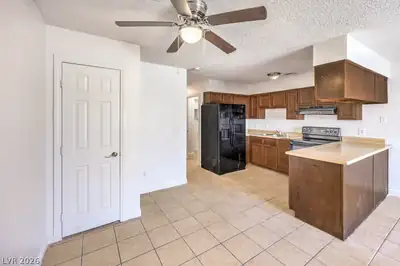 6979 Issac Avenue, Las Vegas, NV 89156 Kitchen