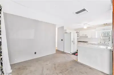 2029 College Circle, Las Vegas, NV 89156 Kitchen