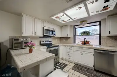 3363 Vema Drive, Las Vegas, NV 89121 Kitchen