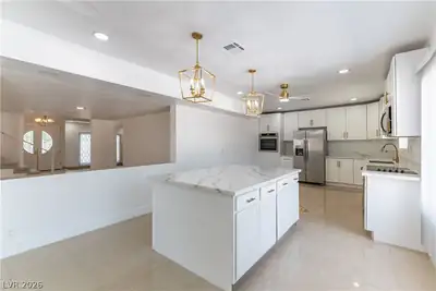 3200 West Oakey Boulevard Kitchen