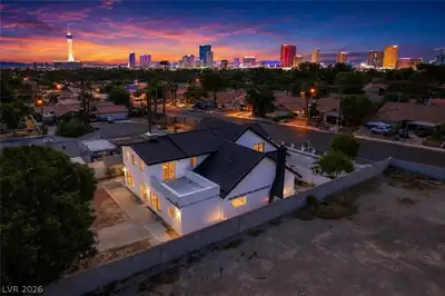 3200 West Oakey Boulevard Las Vegas, NV 89102