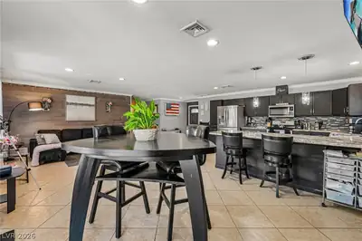 3232 South Mountain Vista Street Dining Area