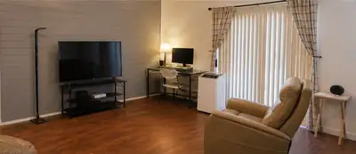 1832 Mountain Ranch Avenue Living Room