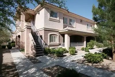 325 Amber Pine Street 202, Las Vegas