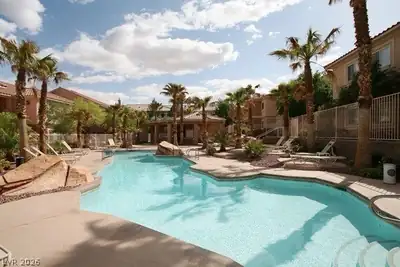 325 Amber Pine Street 202 Pool