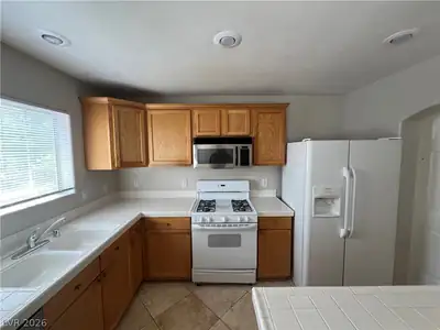325 Amber Pine Street 202 Kitchen